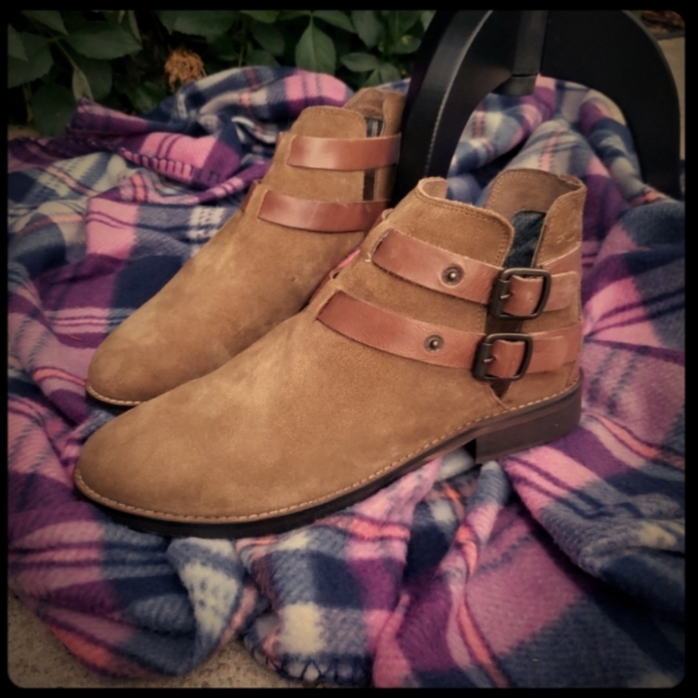 Levi's Nubuck Leather Booties